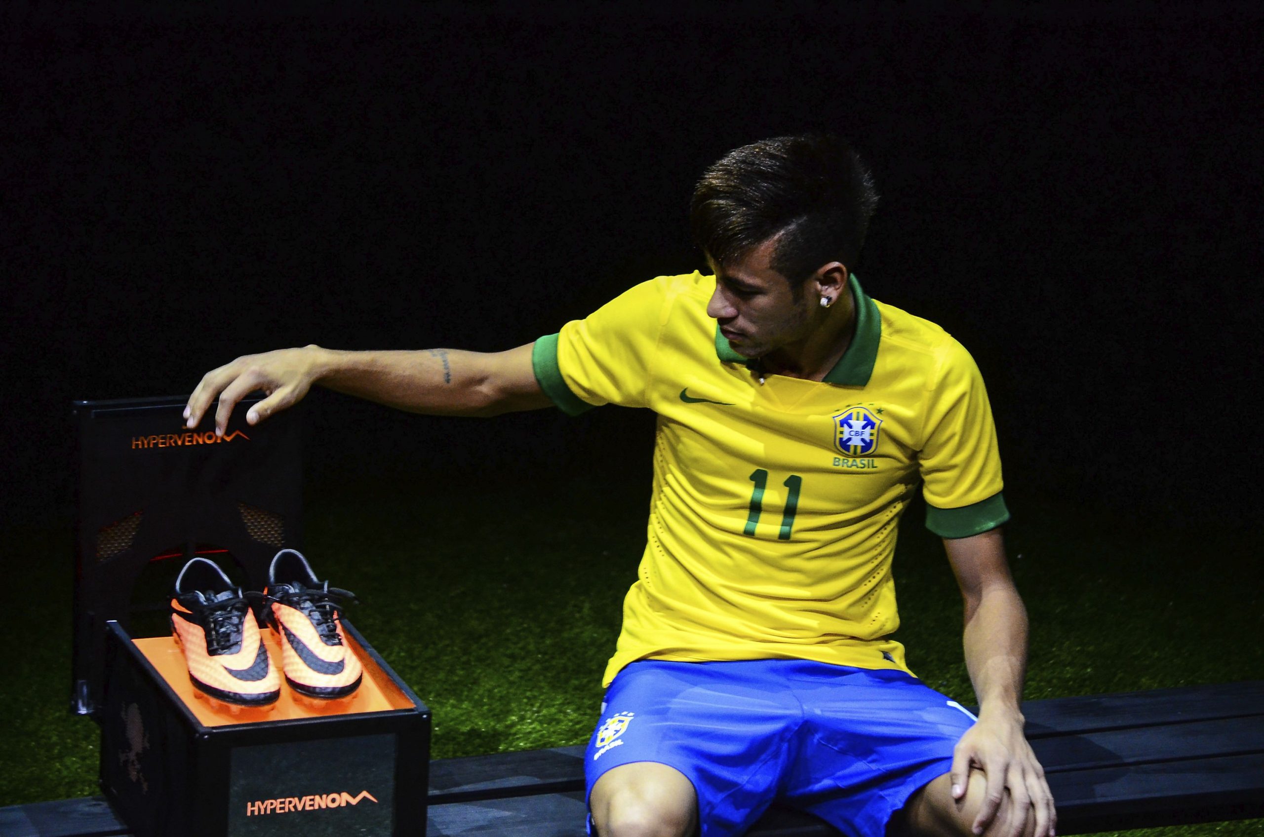 Botas de futbol baratas para hombre 🥇 BonosdeApuesta